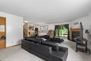 10035 Fallgold Parkway N, Brooklyn Park, MN 55443 - Photo 20
