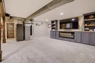 818 Larpenteur Ave W, Saint Paul, MN 55113 - Photo 24
