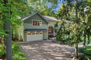 220 Frontier Ct, Chanhassen, MN 55317 - Photo 2