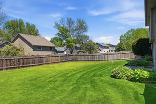 7860 Upper 17th St N, Oakdale, MN 55128 - Photo 2