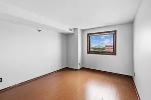 66 9th St E, Saint Paul, MN 55101 - Photo 22