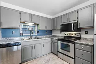 66 9th St E, Saint Paul, MN 55101 - Photo 14