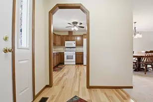 2510 9th St SW, Willmar, MN 56201 - Photo 4