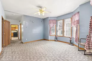 102 E Lyon St, Minneota, MN 56264 - Photo 4