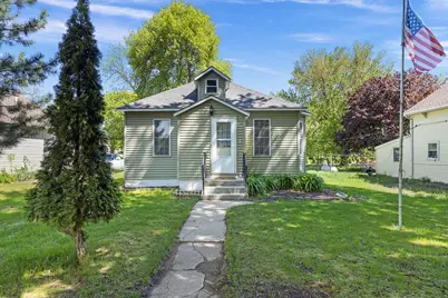 102 E Lyon Street, Minneota, MN 56264 - Photo 2