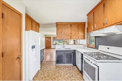 3110 39th Avenue NE, Saint Paul, MN 55421 - Photo 8