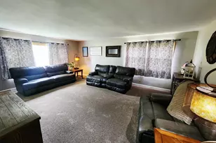 1055 141st St, Pipestone, MN 56164 - Photo 12