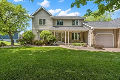 139 Ridge Way, Mahtomedi, MN 55115 - Photo 2
