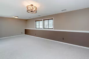 129 Hemlock Pl, Vadnais Heights, MN 55127 - Photo 32
