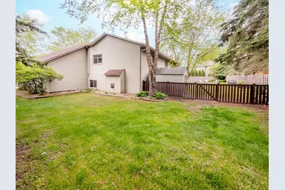 129 Hemlock Place, Vadnais Heights, MN 55127 - Photo 14