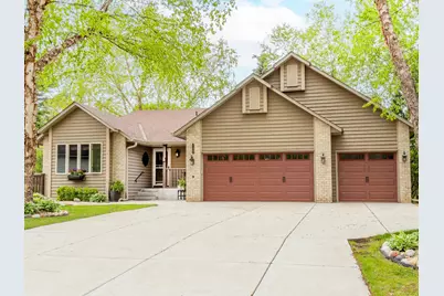 129 Hemlock Place, Vadnais Heights, MN 55127 - Photo 2