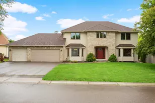 17116 81st Ave N, Maple Grove, MN 55311 - Photo 2