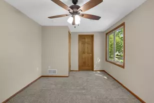 832 Bailey St, Hastings, MN 55033 - Photo 14