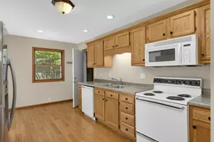832 Bailey St, Hastings, MN 55033 - Photo 16