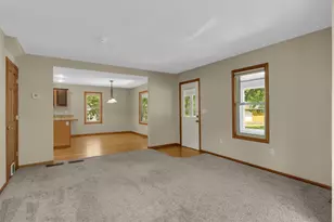 832 Bailey St, Hastings, MN 55033 - Photo 8