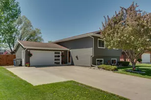 1317 35th Ave S, Moorhead, MN 56560 - Photo 2
