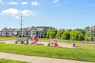 1617 Legacy Pkwy E, Maplewood, MN 55109 - Photo 18