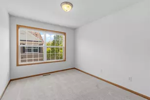 1617 Legacy Pkwy E, Maplewood, MN 55109 - Photo 16