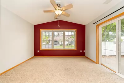 818 Roundhouse Street, Shakopee, MN 55379 - Photo 8