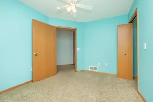 818 Roundhouse St, Shakopee, MN 55379 - Photo 32