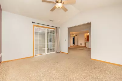 818 Roundhouse Street, Shakopee, MN 55379 - Photo 10