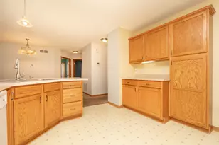 818 Roundhouse St, Shakopee, MN 55379 - Photo 20
