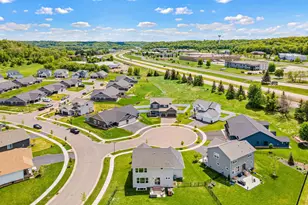 2975 Elgin Ct, River Falls, WI 54022 - Photo 36