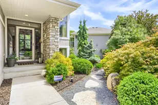 1340 Waterford Dr, Golden Valley, MN 55422 - Photo 6