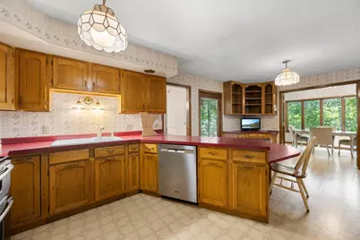 1070 McKnight Road S, Maplewood, MN 55119 - Photo 8