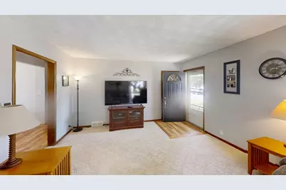 204 Fredrick Drive, Albert Lea, MN 56007 - Photo 6