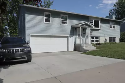 408 6th Avenue NW, Dodge Center, MN 55927 - Photo 2