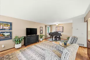 974 Kohlman Ln, Maplewood, MN 55109 - Photo 24
