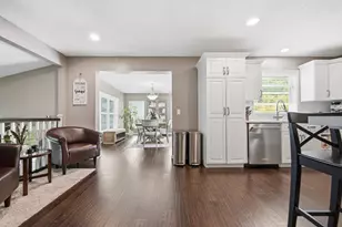 15100 Lac Lavon Dr, Burnsville, MN 55306 - Photo 12