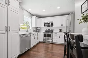 15100 Lac Lavon Dr, Burnsville, MN 55306 - Photo 16