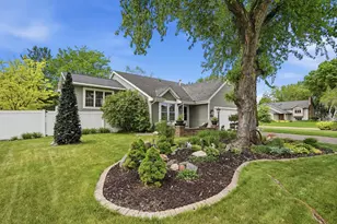 15100 Lac Lavon Dr, Burnsville, MN 55306 - Photo 2
