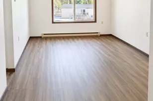 812 Hills Ave, Jackson, MN 56143 - Photo 1