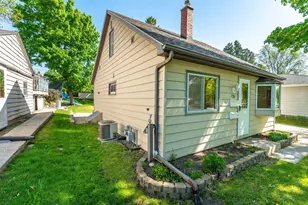 722 Spruce St, Fergus Falls, MN 56537 - Photo 4