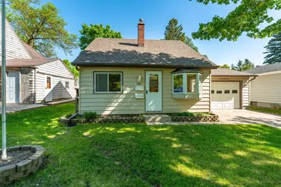 722 Spruce Street, Fergus Falls, MN 56537 - Photo 2
