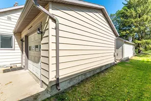 722 Spruce St, Fergus Falls, MN 56537 - Photo 8
