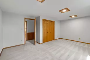 9528 Penn Cir, Bloomington, MN 55431 - Photo 40