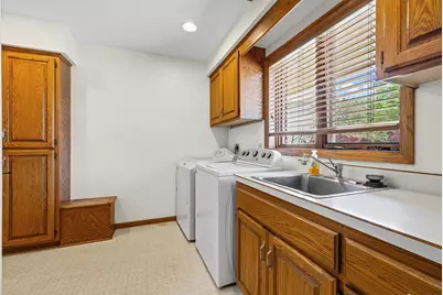 5705 Lois Lane, Shoreview, MN 55126 - Photo 20
