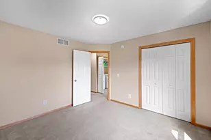 10756 Falling Water Ln, Woodbury, MN 55129 - Photo 16