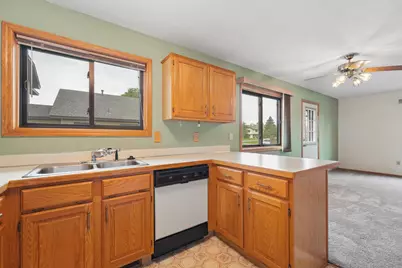 9905 54th Place N #5, Plymouth, MN 55442 - Photo 8
