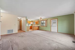 9905 54th Pl N, Plymouth, MN 55442 - Photo 4
