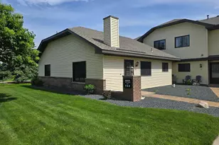 9905 54th Pl N, Plymouth, MN 55442 - Photo 2