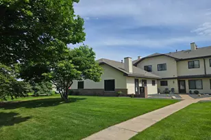 9905 54th Pl N, Plymouth, MN 55442 - Photo 1