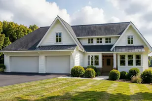355 Margaret Cir, Wayzata, MN 55391 - Photo 2