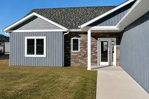 140 Coulee Way, Wabasha, MN 55981 - Photo 2
