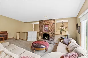 1484 Crest Dr, Chaska, MN 55318 - Photo 4