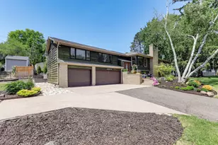 2011 Toledo Ave N, Golden Valley, MN 55422 - Photo 4